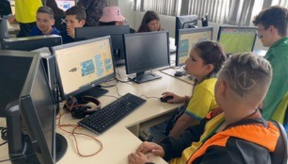 Plataforma Didática de Ensino de Programação e Robótica Educacional para Escolas de Ensino Fundamental e Médio